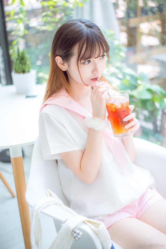 “咻咻咻~”